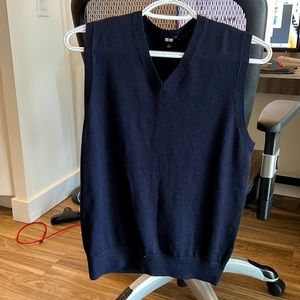 Uniqlo V-neck Vest SMALL Navy Blue